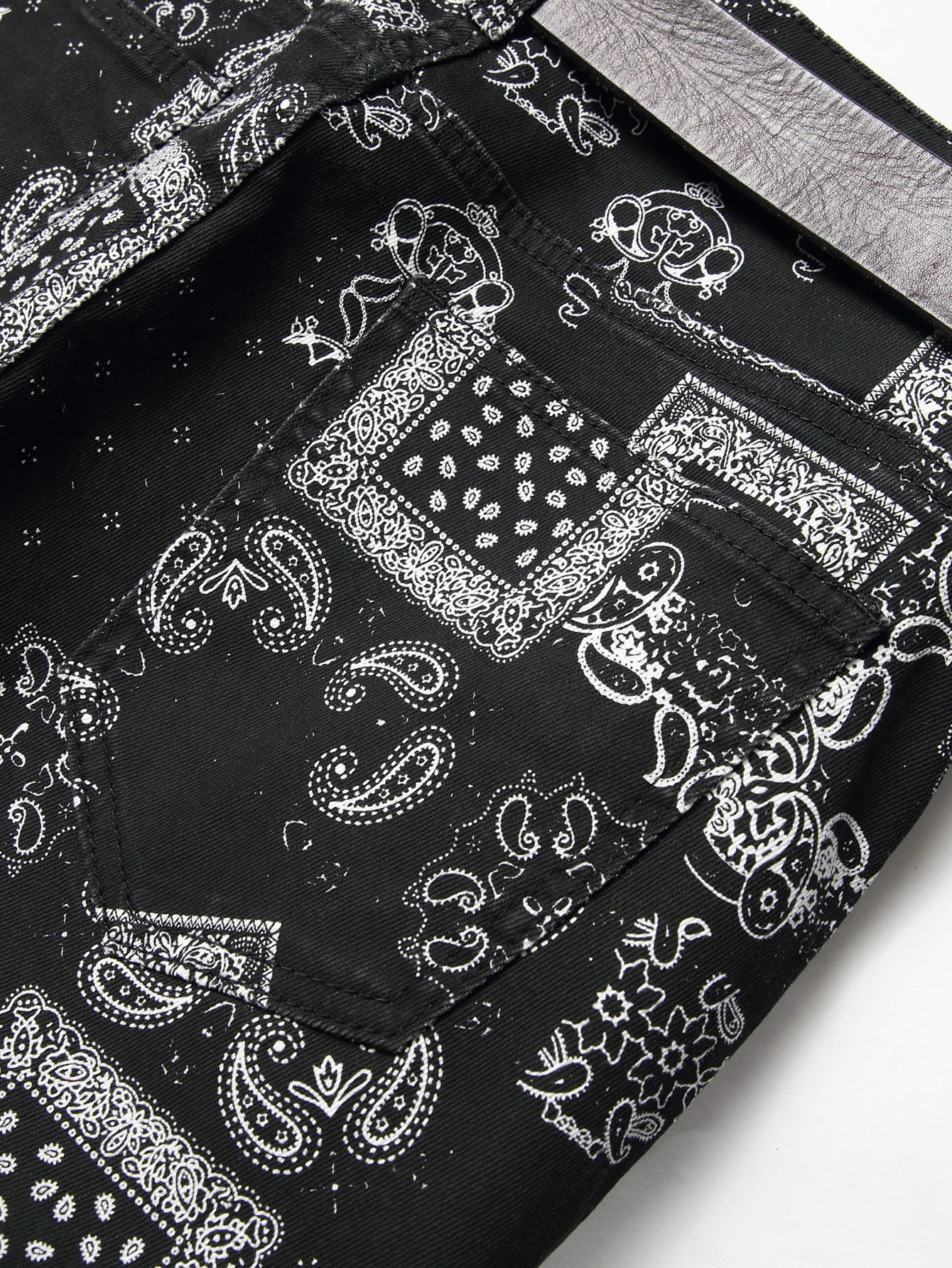 Stylish Mid Stretch Slim Fit Jeans - Men's Mid Waist Distressed And Ripped Denim Jeans With Tassels For All Seasons Street Wear