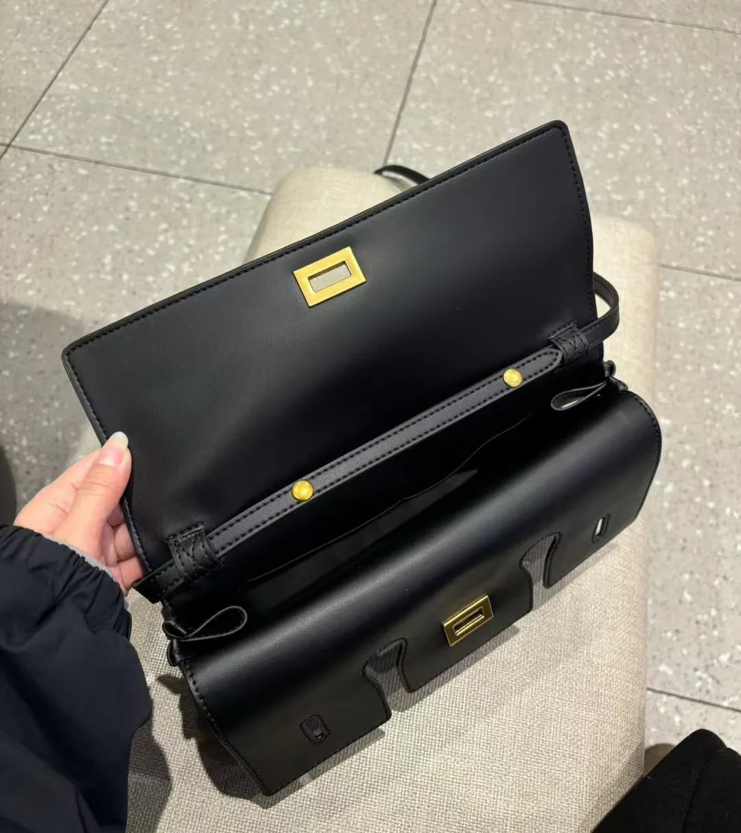 Genuine leather handbag 2025 new niche design lock small square bag vintage motorcycle style cowhide one-shoulder crossbody bag