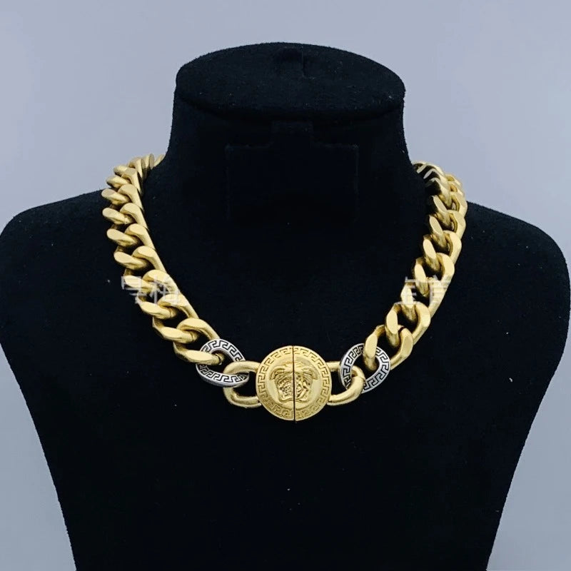 2025 New Necklace Va Vintage Premium Pendant for Everyday Matching